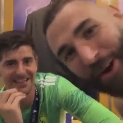 MadridXtra's tweet photo. 🔙🗣️ Benzema after the 2021/22 UCL Final: “Hello, here is the best goalkeeper in the world.” https://t.co/w1sTQLA81n
