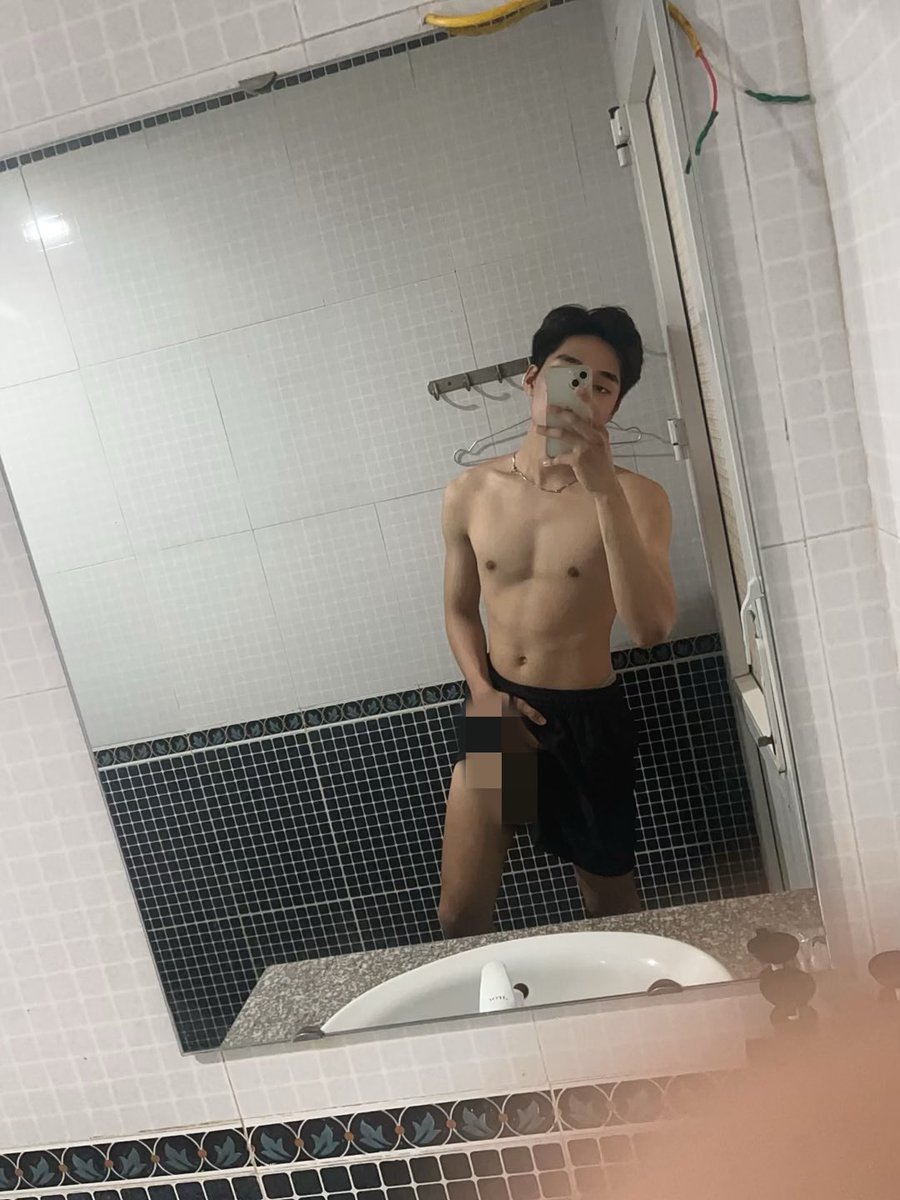 Vexo1804's tweet photo. Mờ ảo 1 tí https://t.co/l1gJS4CcE0