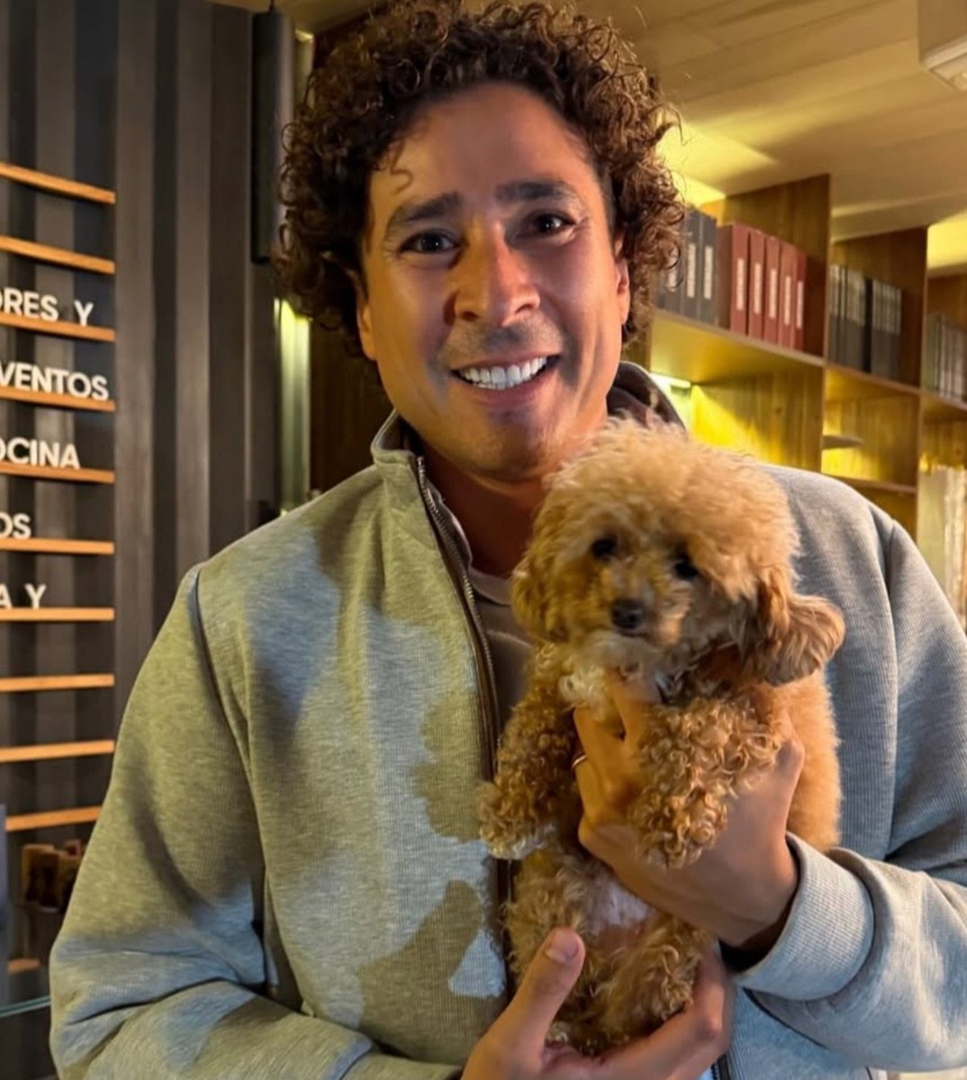 Ale_ale2611_'s tweet photo. Memo con perritos es lo más tierno que hay 🥺💌 https://t.co/AIijljHfIE