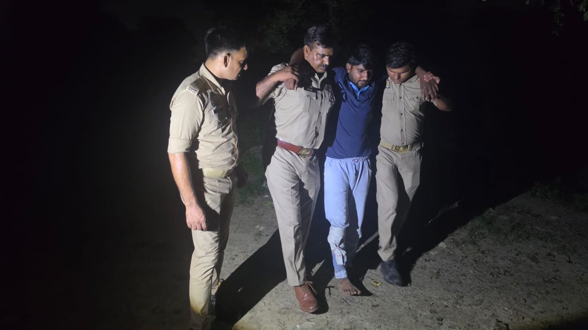 news21national's tweet photo. बरेली में गौवध केस का वांछित आरोपी मुठभेड़ में गिरफ्तार
#Bareilly #BareillyNews #BareillyPolice #CanttPolice #ChhotaRashid #Rashid #PoliceEncounter #EncounterNews #CowSlaughterCase #Gauvadh #IllegalWeapon #Tamcha #PoliceAction #CrimeNews #UPNews #UttarPradesh #PoliceInvestigation #CrimeInUP #BreakingNews #LatestNews #HindiNews #News21 #News21National @bareillypolice @Uppolice @dgpup @adgzonebareilly @igrangebareilly