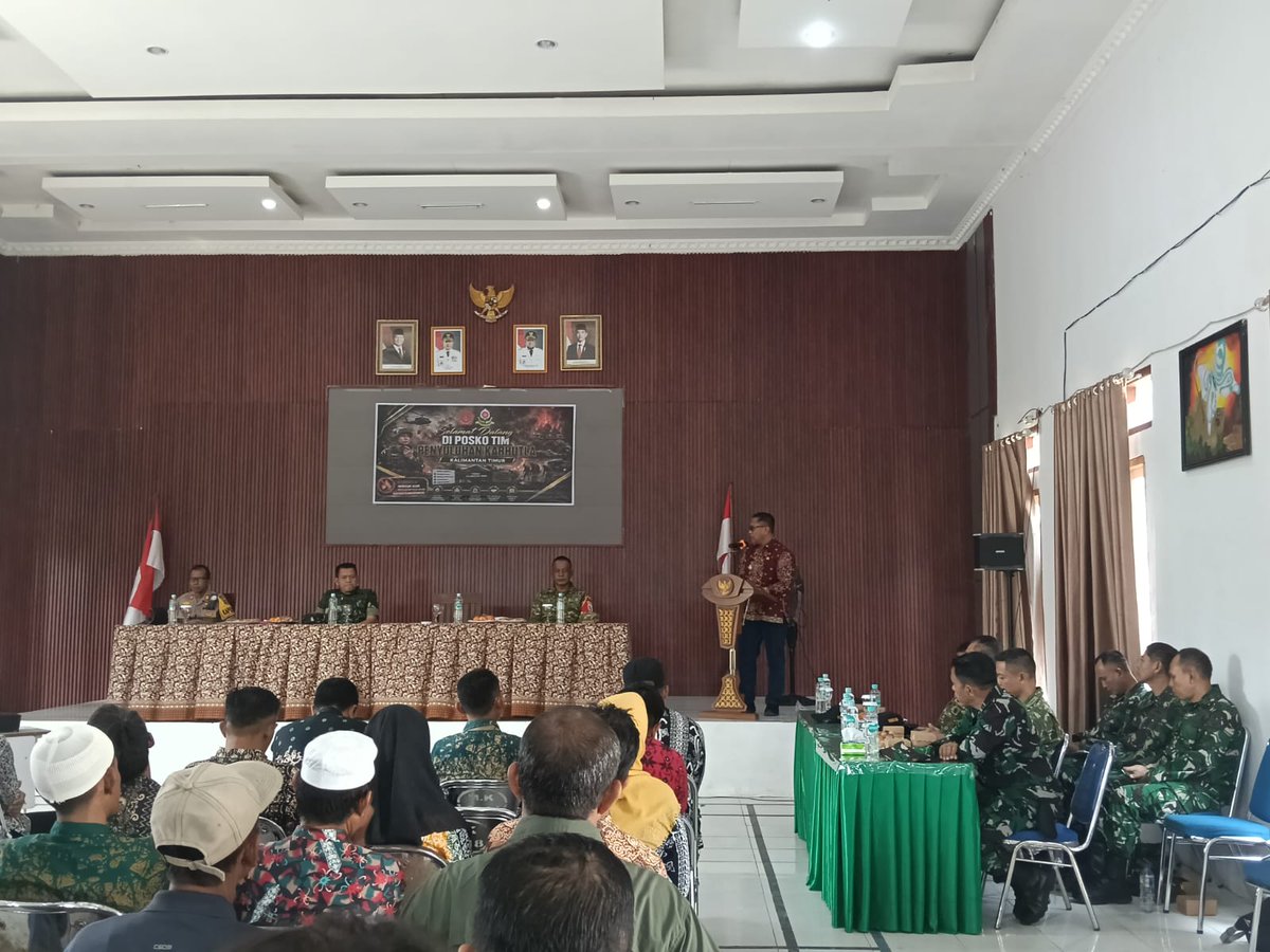 Kodimpaser's tweet photo. Tim Mabes TNI Beserta Pasis Dikreg Sesko TNI Beri Edukasi Kepada Warga Muara Komam
Bertempat di Gedung Kecamatan Muara Komam, telah dilaksanakan Penyuluhan Karhutla oleh Tim Mabes TNI dengan Pasis Dikreg Sesko TNI
#mabestni #tniad #seskotni #kodimpaser #penyuluhan #karhutla https://t.co/8KRIo4Iu9W