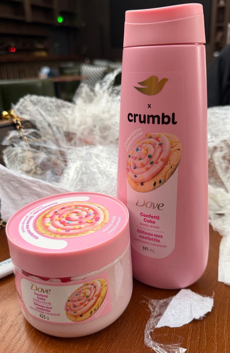 willdintsleep's tweet photo. wanginya lembut, manis, cozy, apalagi kalau dicomboin sama body wash &amp; scrubnya, behhh berasa kaya toko dessert kue berjalan😭
Belinya disini yah 
- deodorant https://t.co/eyuvXV6qAK
- bodywash https://t.co/LXWg2zb6yH
- bodyscrub https://t.co/6L3LZc55PG￼ https://t.co/TjUcb4WhWv