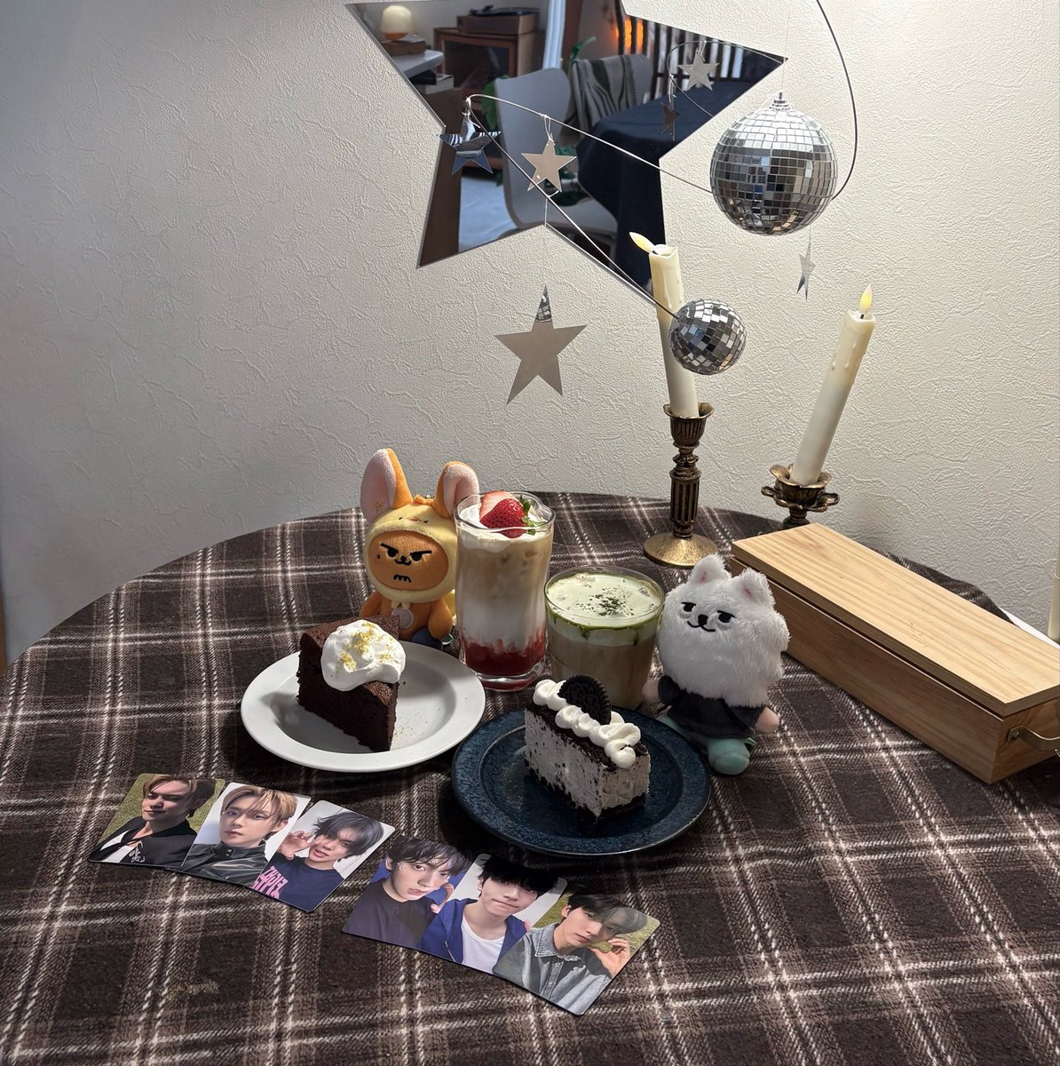 youn__05's tweet photo. 冬に行ったカフェ、txtの雰囲気にぴったりだった.⊹˖ᯓ★. ݁₊ https://t.co/weCmE5VdKd