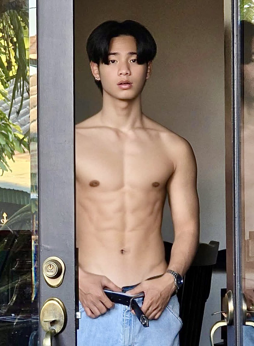 theshabar's tweet photo. น่ารักมั้ยไม่รู้ แต่รอให้รักอยู่นะรู้มั้ย 😊👱🏻‍♂️❤️❤️❤️❤️ lll ig : k__kanokpon #เสพติดผู้ชาย @theshabar2 https://t.co/e5gqWdcEq1
