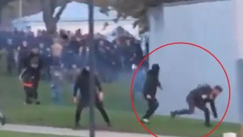 Fermingarcia_96's tweet photo. @Susana02072850 @ArturoRojillo Es que sois violentos https://t.co/jsPT3uv9Ds