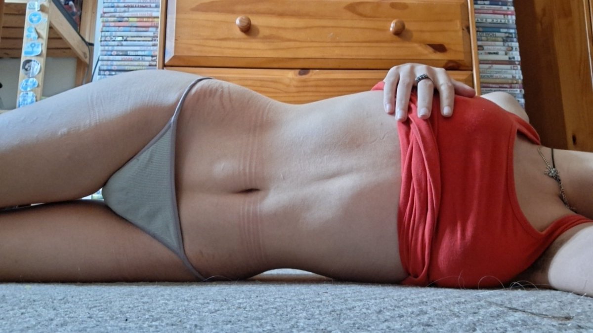 GothGirl200826's tweet photo. TW SH     BLOCK DONT REPORT 
Daily body check- feel like i let myself go whilst my phone was broken 🫤
#edtwt #eddiary #bodycheck #shtwt #shedtwt https://t.co/BiqQ3R7g0V