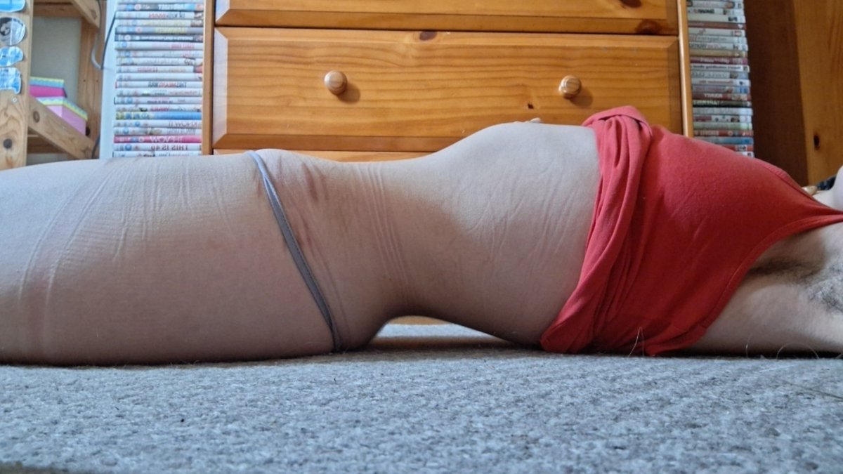 GothGirl200826's tweet photo. TW SH     BLOCK DONT REPORT 
Daily body check- feel like i let myself go whilst my phone was broken 🫤
#edtwt #eddiary #bodycheck #shtwt #shedtwt https://t.co/BiqQ3R7g0V