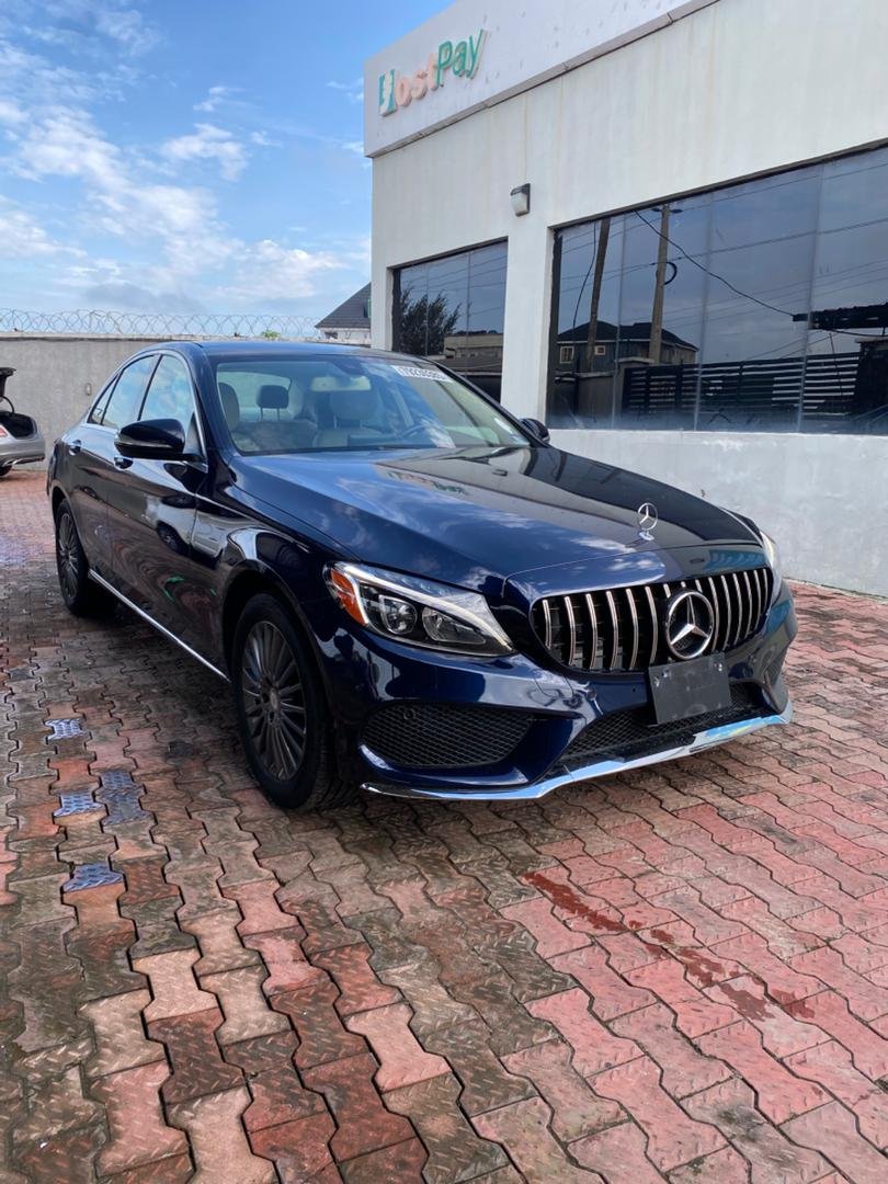 Autolot7's tweet photo. 2015 Mercedes-Benz C300 4MATIC 
Full Option 🚘 

Clean, luxurious and powerful with leather interior, panoramic sunroof, reverse camera, parking sensors, push start and more. 

Lagos Cleared. 📍Ajah, Lagos 💰₦19M Serious buyers only. https://t.co/wVrkFitoAz