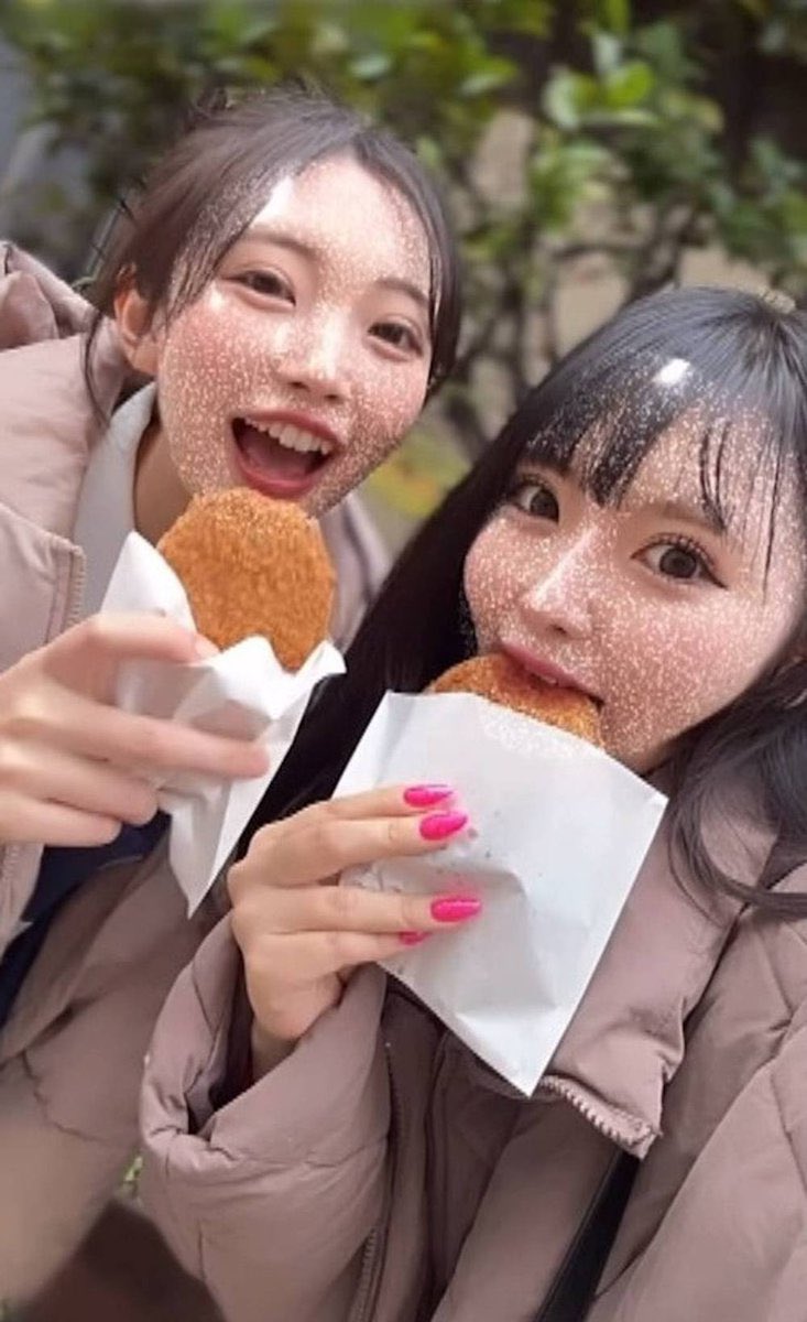 nh61s's tweet photo. 歯科助手の仲良し2人組ちゃんと
同時に頂きますしてきましたw

4891672 https://t.co/aigcYqtmSV