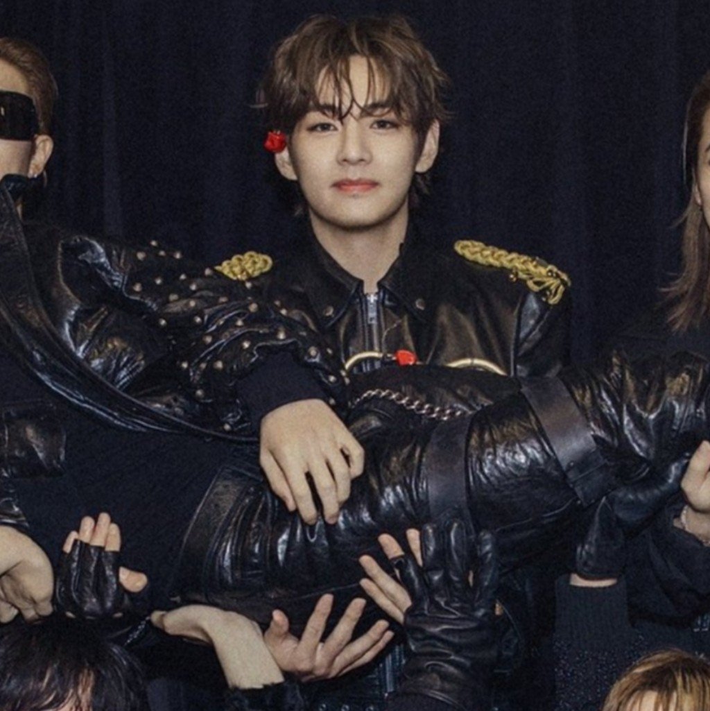 agustdslawgurl's tweet photo. talk about bts privilege....... https://t.co/L7lmGUA5L4