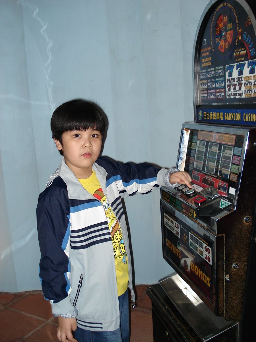 miamiz_one's tweet photo. Here's a pic of me when I was younger :) https://t.co/0sIZR7atSc