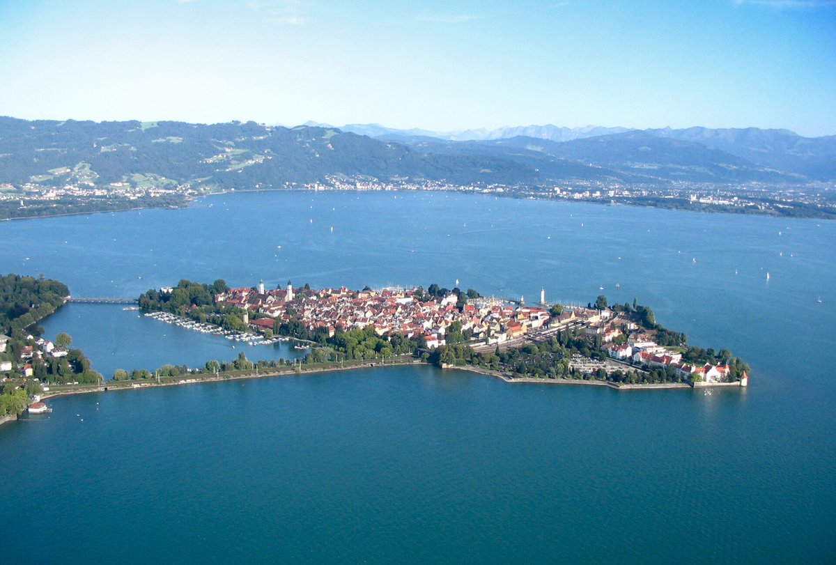 _Tedora_'s tweet photo. Guten Morgen meine lieben, ich bin gleich unterwegs:
Frühstücken in #Bregenz, danach geht es weiter nach #Lindau und wünsche euch, auch einen wunderschönen Tag ♥️🇨🇭🇦🇹🇩🇪 ♥️ https://t.co/qlLwKS6Yzg