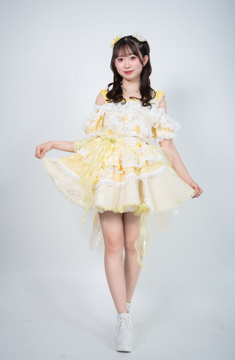 Yuragi_SNAG's tweet photo. ゆらぎ初の生誕祭まであと「9️⃣日」
今日は衣装の製作者を紹介します🌼

この衣装は私の所属していたアイドルコピーダンスサークルの同期の @sakura_sph が作ってくれたよ❕信頼しているのでデザインはおまかせ❕こんなに素敵なものを作ってくれてありがとう😻当日は衣装にも注目してね👗✨ https://t.co/tx7oX6LAz1