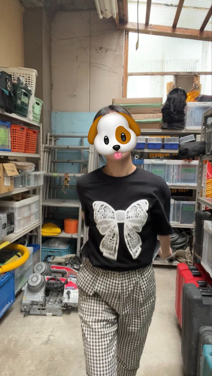jtrust_denki's tweet photo. 今日は工事部のみなさんが事務所へきて
倉庫のお掃除🧹✨✨
たまたま動画を撮った時のビフォーがありましたのでアフターも撮りました🤣
とてつもなく床が見えます〜〜〜！！！✨✨ https://t.co/VxZX5gE6lk