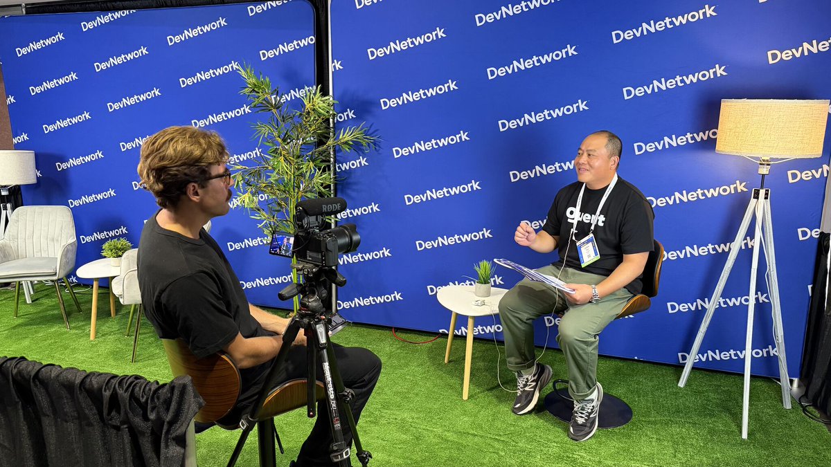 QueritAi's tweet photo. API World is live. So are we. ⚡

Find Querit at Booth 607 and see how better web search can power smarter LLMs and AI agents.

Come by to:
🔎 Try Querit in action
🤖 Chat with us about Web Search, Contents & Monitors APIs
🎁 Grab some swag and meet the team！

Already at API World? Come say hi. 👋

#QueritAI #APIWORLD #AITECHWORLD #AIAgents #SearchAPI #AI