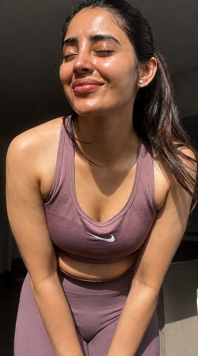 Actresspicturee's tweet photo. Kushitha kallapu
#kushithakallapu #kushitha #teluguactress #telugu #actressphoto #ActressHub #tollywood #bollywood #actress #bollywoodactress #actresshd #tango #chamet #telugugirl https://t.co/JvQUprrpx2