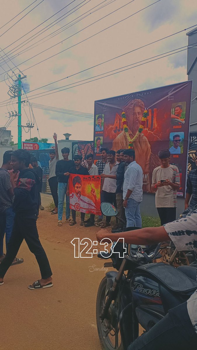 KARE_University's tweet photo. Kalasalingam university -Srivilliputhur , Madurai, Tamil Nadu.

Theatre - Revathi Cinemas
Gabbar Singh re-release (2024) 🔥

#pawankalyan #gabbarsingh https://t.co/eUx5suUHFV