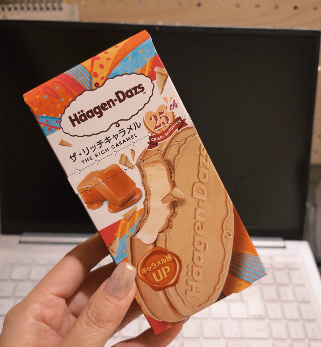 POCHIiiiROL's tweet photo. 本日も差し入れおやつの時間です😋💕 https://t.co/0aY5Tweinz