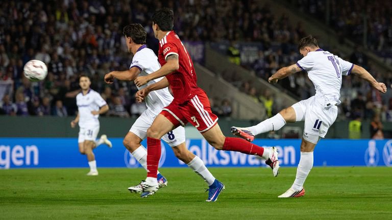 iMiaSanMia's tweet photo. Jonas Urbig asked whether something could've been done about Osnabrück's goal: "Have you ever been a goalkeeper? He shoots, the ball drifts a bit and hits the top corner. I'm very, very self critical, but in this case congratulations to him. That was unstoppable" https://t.co/zoqxCNVowS