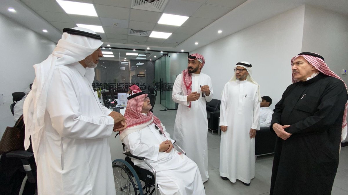 ahmdhijran's tweet photo. تشرف وفد من مجلس إدارة وقف قدوتي الخيري للتعليم والتدريب على القيم الإسلامية بحضور الدكتور عبدالرحمن محمد الغامدي والمستشار حسن فالح الناهسي بزيارة جمعية البر الخيرية بجدة وكان في استقبالنا الأستاذ محمد سعيد أبو ملحة اطلعنا فيها على برامج الجمعية وانشطتها ومركز غسيل الكلى جهود تذكر فتشكر على ماتقدمه هذه الجمعية من خدمات للمواطن والمقيم بارك الله الجهود