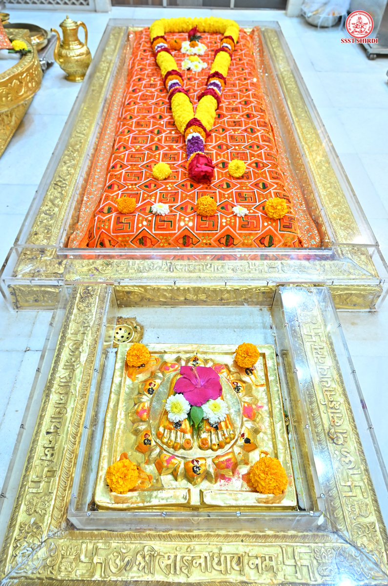 SSSTShirdi's tweet photo. *!! ॐ साई राम !!*
*श्री साईबाबा संस्थान विश्वस्त व्यवस्था,शिर्डी*
*!! ॐ Sai Ram !!*
*Shri Saibaba Sansthan Trust, Shirdi*
≈≈≈≈≈≈≈≈≈≈≈≈≈≈≈≈≈ 
*आरती :- माध्यान्ह आरती*
*गुरुवार ०३ सप्टेंबर २०२६*  
*Aarti :-  Madhyan Aarti*
*Thursday 03 September 2026* https://t.co/Oyo6jXkVPa