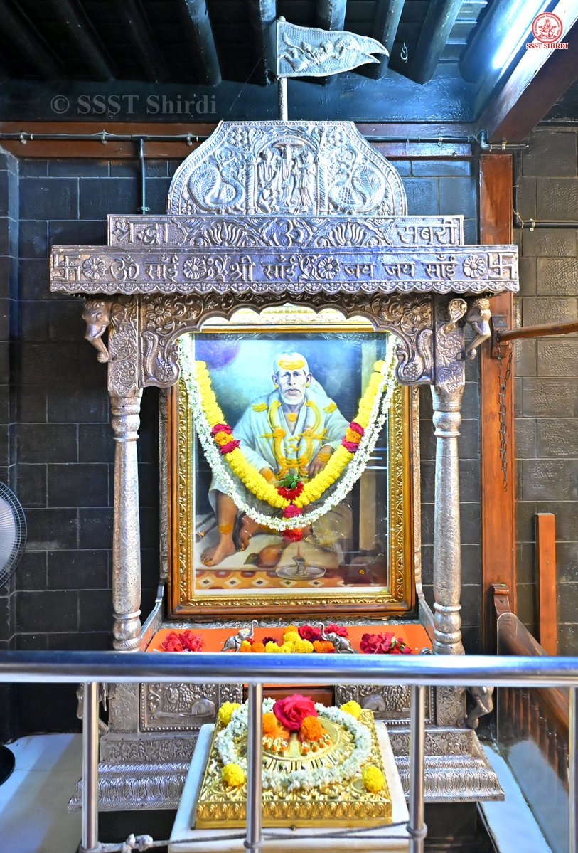 SSSTShirdi's tweet photo. *!! ॐ साई राम !!*
*श्री साईबाबा संस्थान विश्वस्त व्यवस्था,शिर्डी*
*!! ॐ Sai Ram !!*
*Shri Saibaba Sansthan Trust, Shirdi*
≈≈≈≈≈≈≈≈≈≈≈≈≈≈≈≈≈ 
*आरती :- माध्यान्ह आरती*
*गुरुवार ०३ सप्टेंबर २०२६*  
*Aarti :-  Madhyan Aarti*
*Thursday 03 September 2026* https://t.co/Oyo6jXkVPa