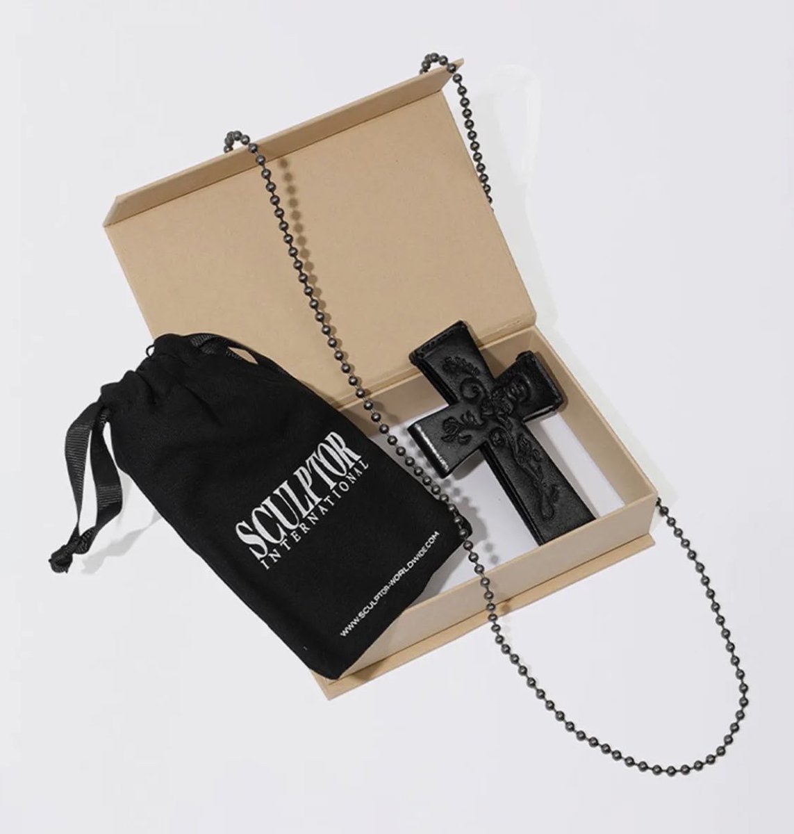 sungmepre_'s tweet photo. ₊˚ pre { sculptor } 🛼🪽・₊ 

Cross strap wallet 
ลด30% 1690.- free ems (✈️)

#พรีออเดอร์เกาหลี #พรีเกาหลี https://t.co/VmoL9L90YV