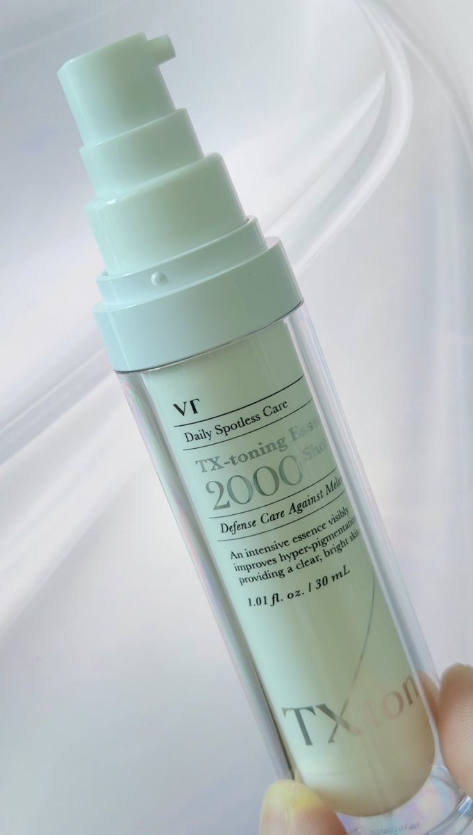 oak_html_5's tweet photo. ลอง VT Tx-toning Essence 2000 💚 เนื้อเอสเซนส์เกลี่ยง่าย ไม่หนักหน้า 
ใช้แล้วรู้สึกสบายผิวและชุ่มชื้นขึ้น ✨ 
มี Tranexamic Acid, Niacinamide, Glutathione และ Nano TX Capsule ใครชอบสกินแคร์สาย Active น่าลองครับ

✨พิกัด https://t.co/ACKvW530zg

#VT #Skincare #Essence #สกินแคร์ https://t.co/D6K1mwkEUA