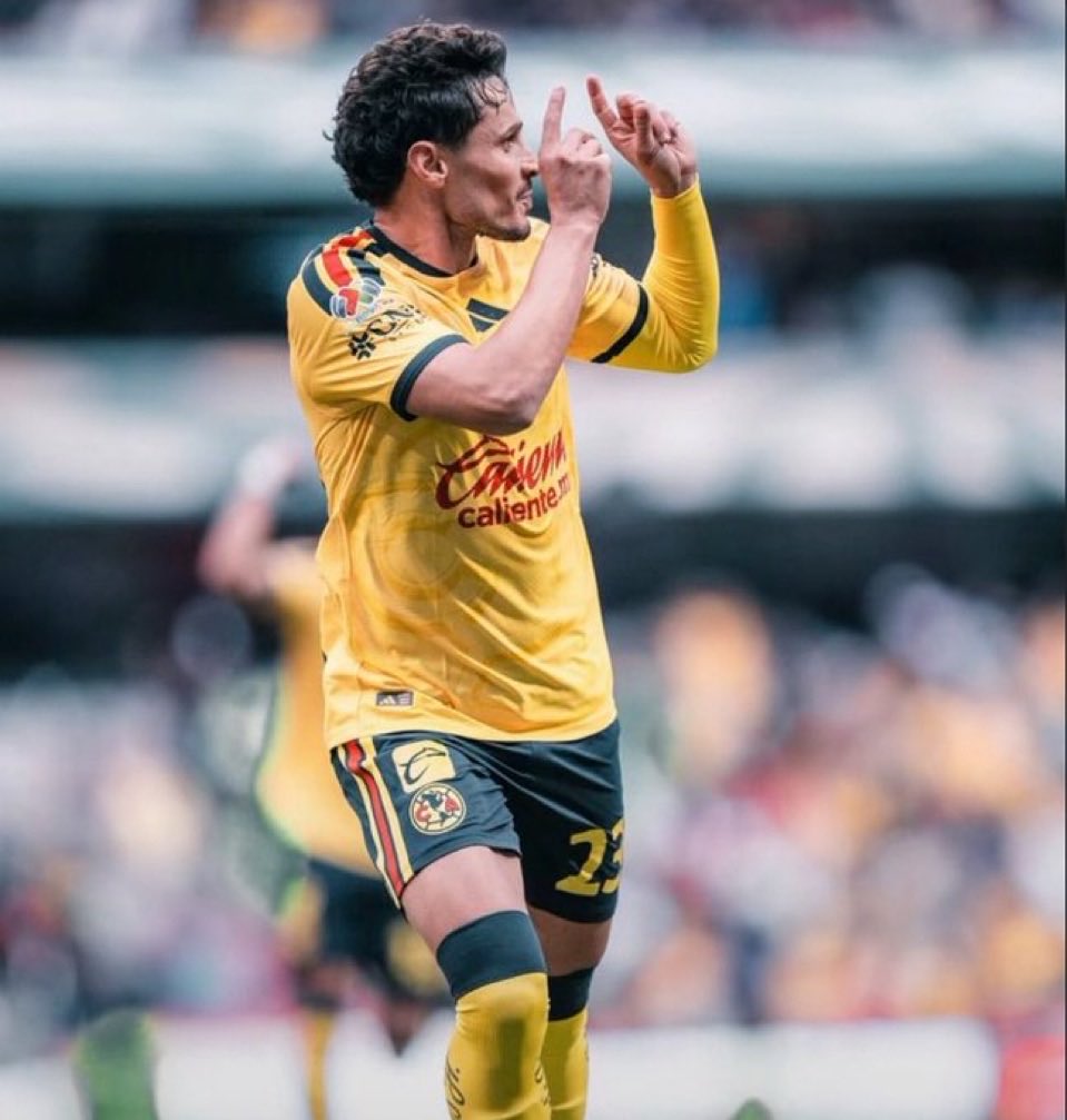SalvaStreet's tweet photo. Hoy Rapha Veiga és el jugador que mostró ser leyenda de @Palmeiras !! 
El América de Almada volará en la liga con Veiga, Carlos, Zendejas, Borja y BR7 https://t.co/im8QWWWncq