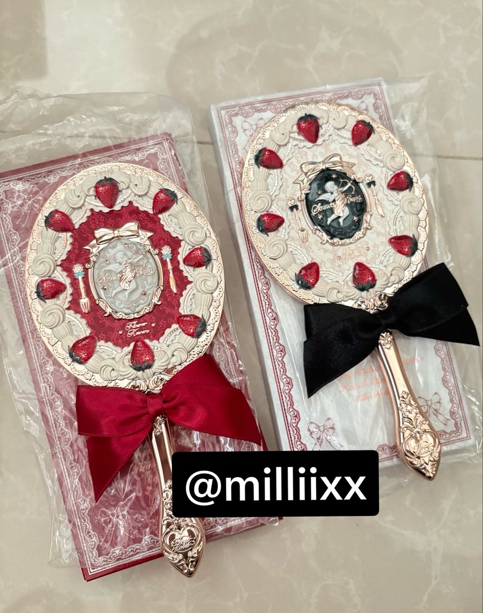 milliixx578's tweet photo. #ส่งต่อกระจกflowerknows สีดำและแดง
อันละ330 ค่าส่ง 40 มีกล่องครบสภาพสวยค่ะ #ส่งต่อคสอflowerknows
#ส่งต่อคสอ #ส่งต่อflowerknows #flowerknows #ส่งต่อเครื่องสำอาง #ส่งต่อเครื่องสำอางค์ #ส่งต่อเครื่องสำอางมือสอง #ส่งต่อบลัช #ส่งต่อลิป https://t.co/jXbLDZHzx3