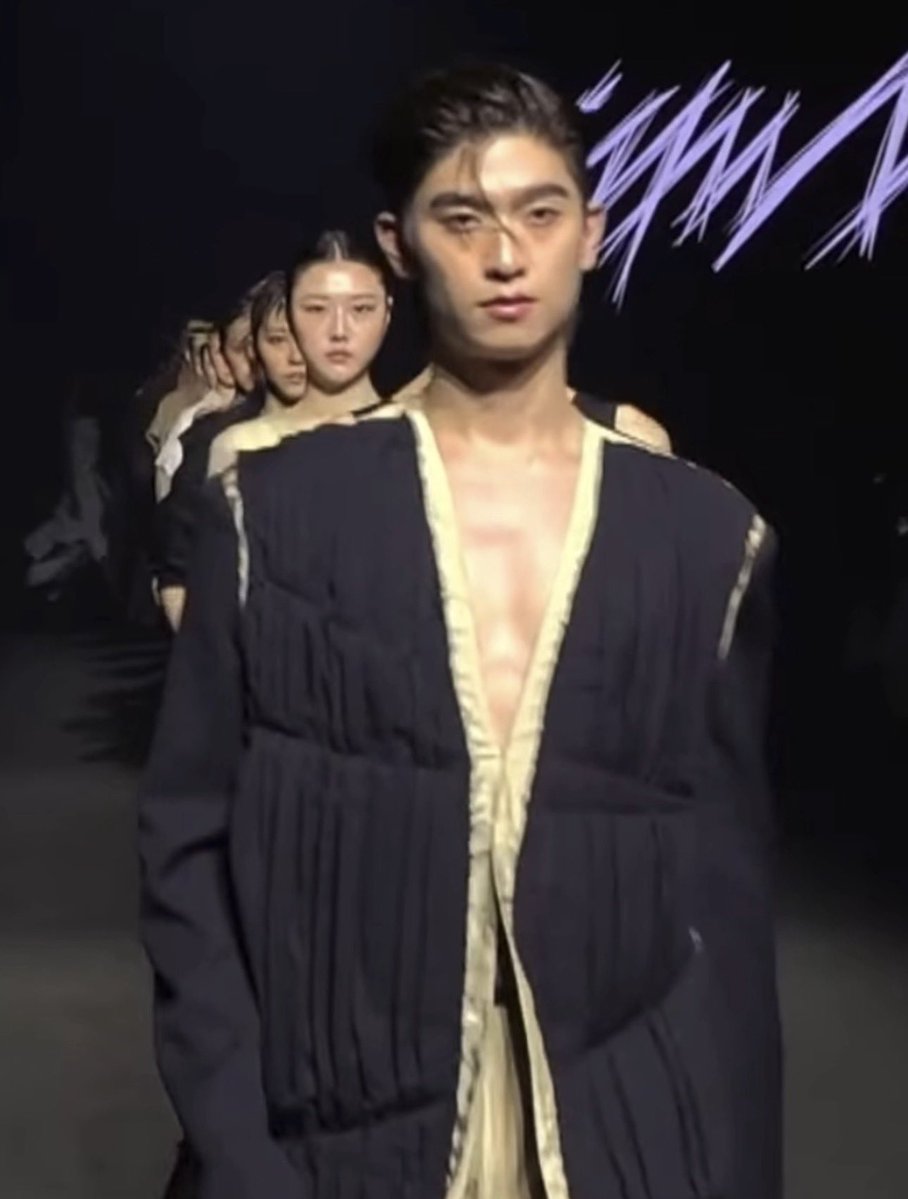 babiipofo's tweet photo. Model Thomas !

THOMASKONG IN SFWSS27
#MMAMSS27RUNWAYxTMK
#MMAM ⋅˚₊‧#tthomastc ⋆˚ ⟡ https://t.co/wZzqMzzLby