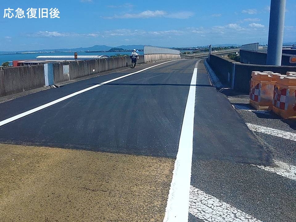 mlit_Kyushu's tweet photo. #熊本地震 発生時の #南九州道 #被災動画 を一般の方から提供頂きました。大きな揺れで橋りょうの接続部が破損する状況が確認できます。現在は、応急復旧が完了し通行可能です。
本復旧に向けた貴重なデータとして活用させていただき、一日も早い復旧に向けて取り組んで参ります。
#九州地方整備局 https://t.co/cCV7NcoZM1