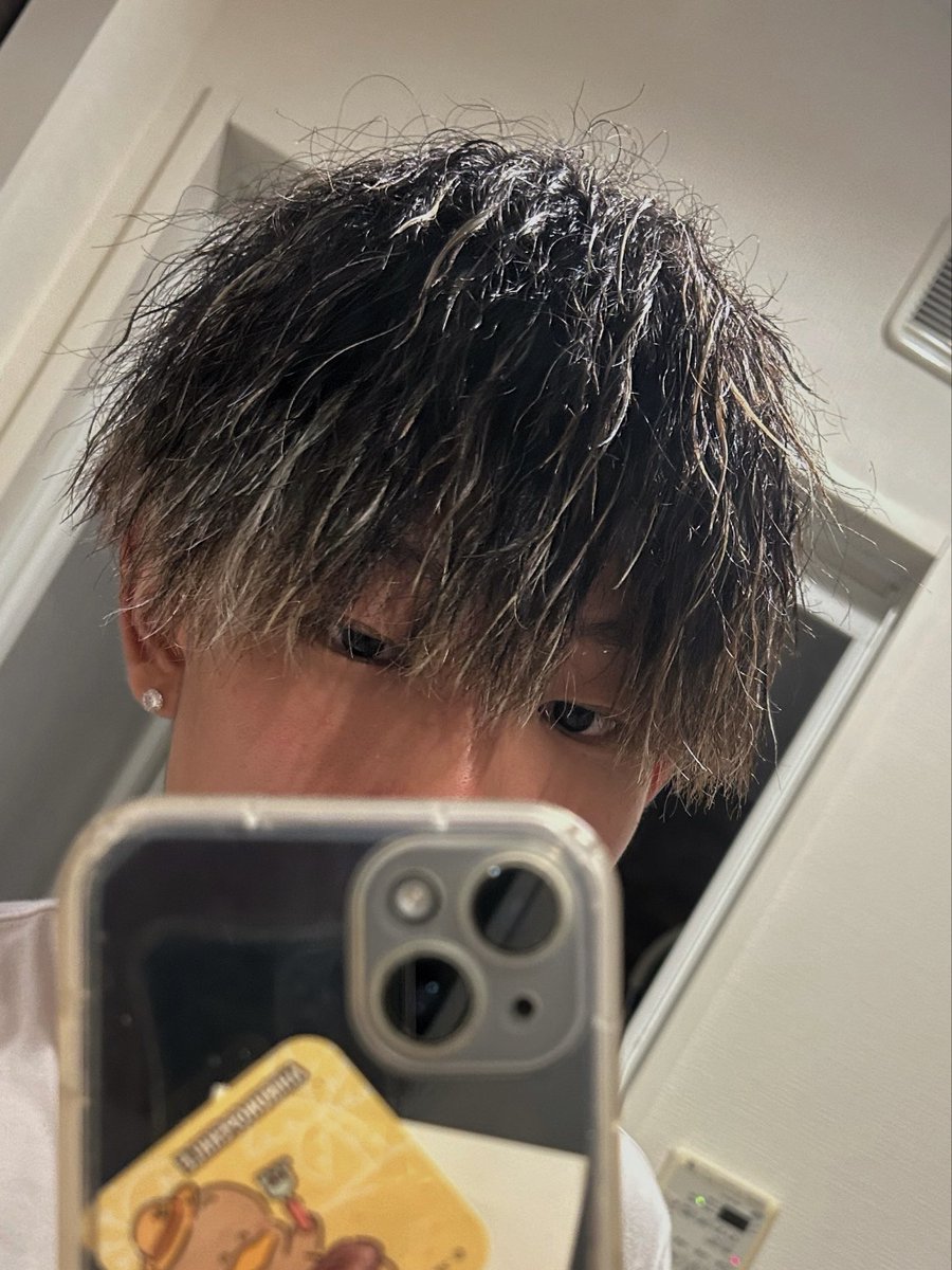 Ryo_xxzy's tweet photo. 最近毎日ジム行ってるせいか、
逆に筋肉痛来んな😂
あとはやく髪色ホワイトメッシュに戻したいでしかない https://t.co/T6aPXPWwv2
