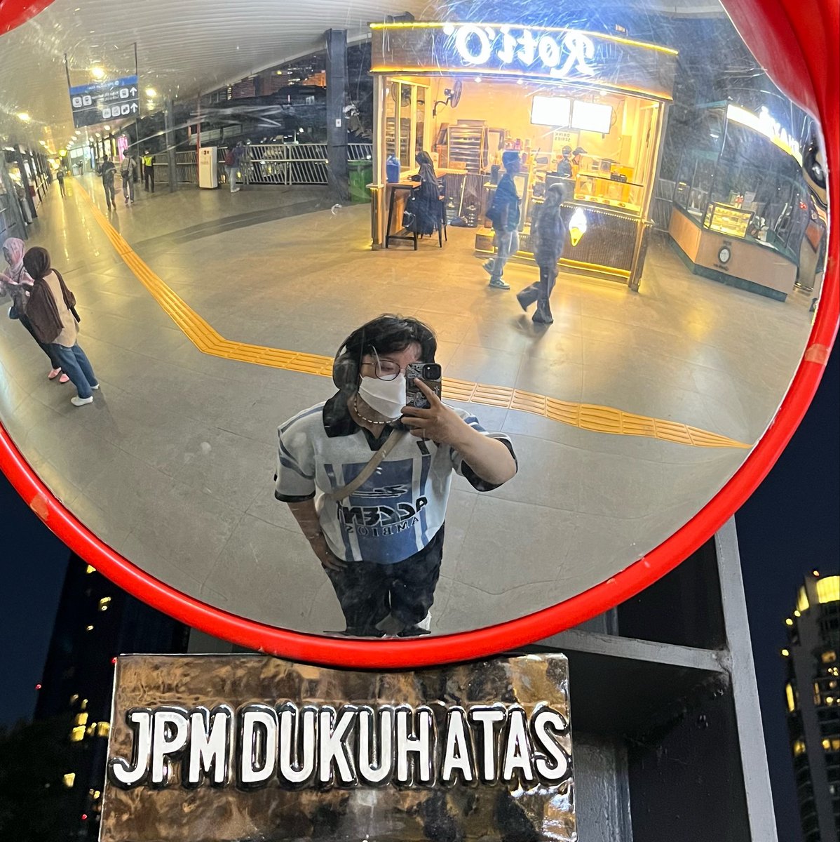 inibiruyaa's tweet photo. [QUEER FRIENDSHIP APPLICATION]
name: Biru
age: 9 bulan lewat 24 tahun
occupation: ngepunk (p info loker)
zodiac: sagi
height: 1[sebagian angka hilang]
hobby: bnyk deh pokoknya
fun fact: aku princess yg suka coba2 potongan rambut (entah kemana foto2 pas rambut adek panjang tu) https://t.co/lP7adVF2ke