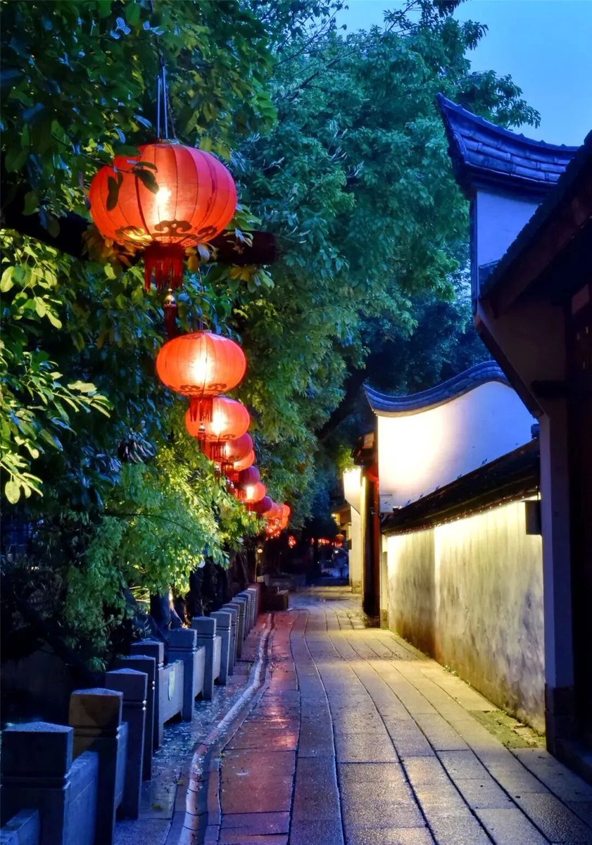 HomyGulou's tweet photo. Beat the rush and enjoy the Gulou— the perfect moment is now! @ChinaDaily @ZuoZhangChina @InZhejiang @fujiantravel @MeetJiangxi https://t.co/OpWfF18Rja