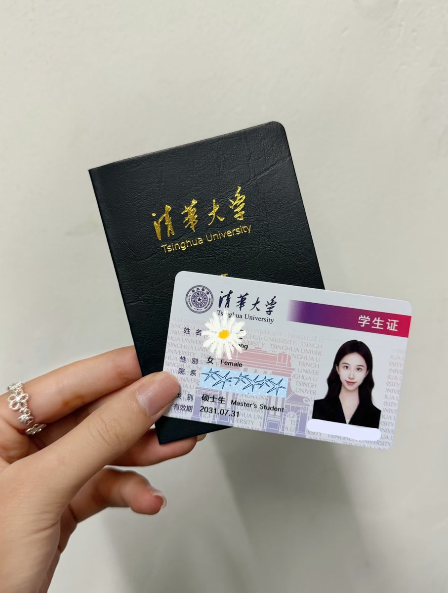 sarah07of3's tweet photo. 新人刚玩x 开学典礼

想发点照片  有人锐评女大福照吗

直接给不墨迹  发完我要删了….. https://t.co/2alz1dtHNO