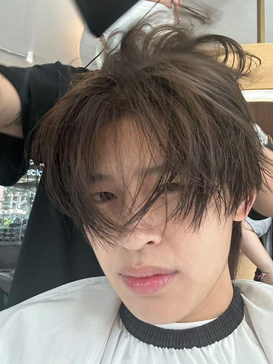 pondfvr's tweet photo. lowkey miss him with the long hair https://t.co/cKkjcBA9oh