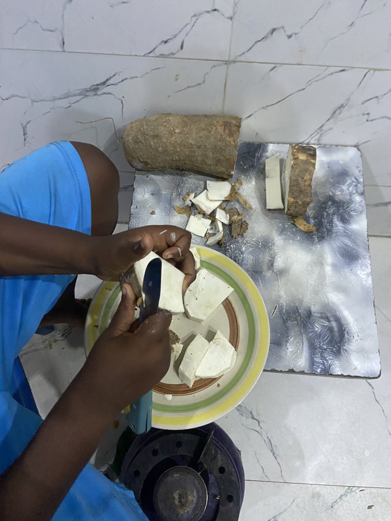 NwibeZorbari's tweet photo. Preparing morning food https://t.co/pLVEiRawor