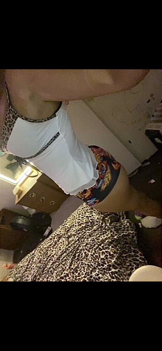Johnsin2373's tweet photo. Can someone expose my irl slut everywhere or cuck me to her. If so dm me pls or I’ll dm u  i
( I got more pics btw) https://t.co/sih63TcyZj