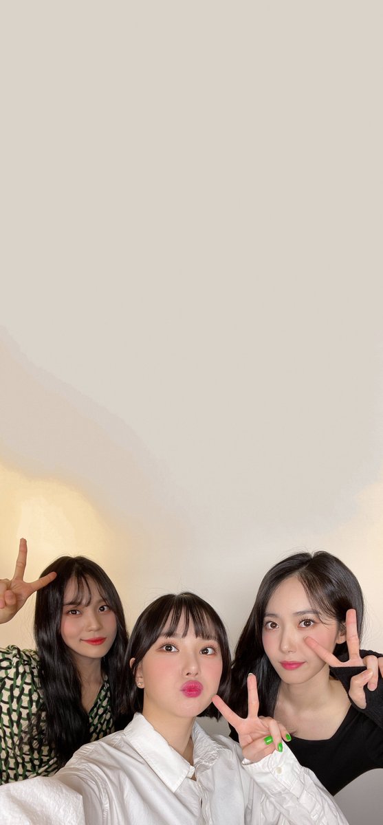 Ks8744's tweet photo. 갤럭시 S25 엣지 걸그룹 비비지 배경화면 ^^ ♡♡ https://t.co/OoUJ4ANZxw