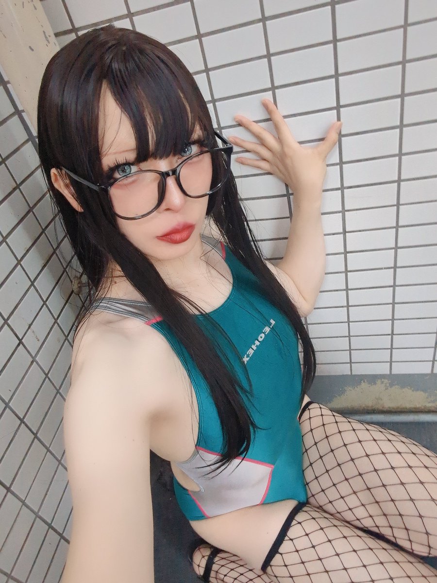 makorin_cd's tweet photo. 鏡より階段のほうが盛れる
#池袋アウル https://t.co/HJxXd9RMIN
