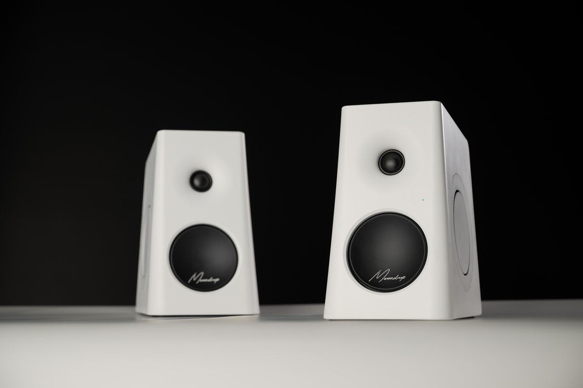 MoondropLab's tweet photo. Big News! 🎉
Say hello to the MOONDROP MM3A – a five-mode, multi-purpose 3-inch HiFi active speaker that packs a serious punch. Coming in at US$169.99/pair. What’s inside:
- Silk dome tweeter + aluminum cone woofer + horizontally opposed dual passive radiators
- Bluetooth 6.0, LDAC high-resolution audio transmission
- Inputs: Bluetooth / USB / 3.5mm AUX / Optical / Coaxial
- Includes sponge damping isolation pads for height adjustment or tilt angle fine-tuning
- Low-diffraction, smooth-contour enclosure for superior off-axis response
- 10° tilted baffle for optimized desktop listening
...
Available now!