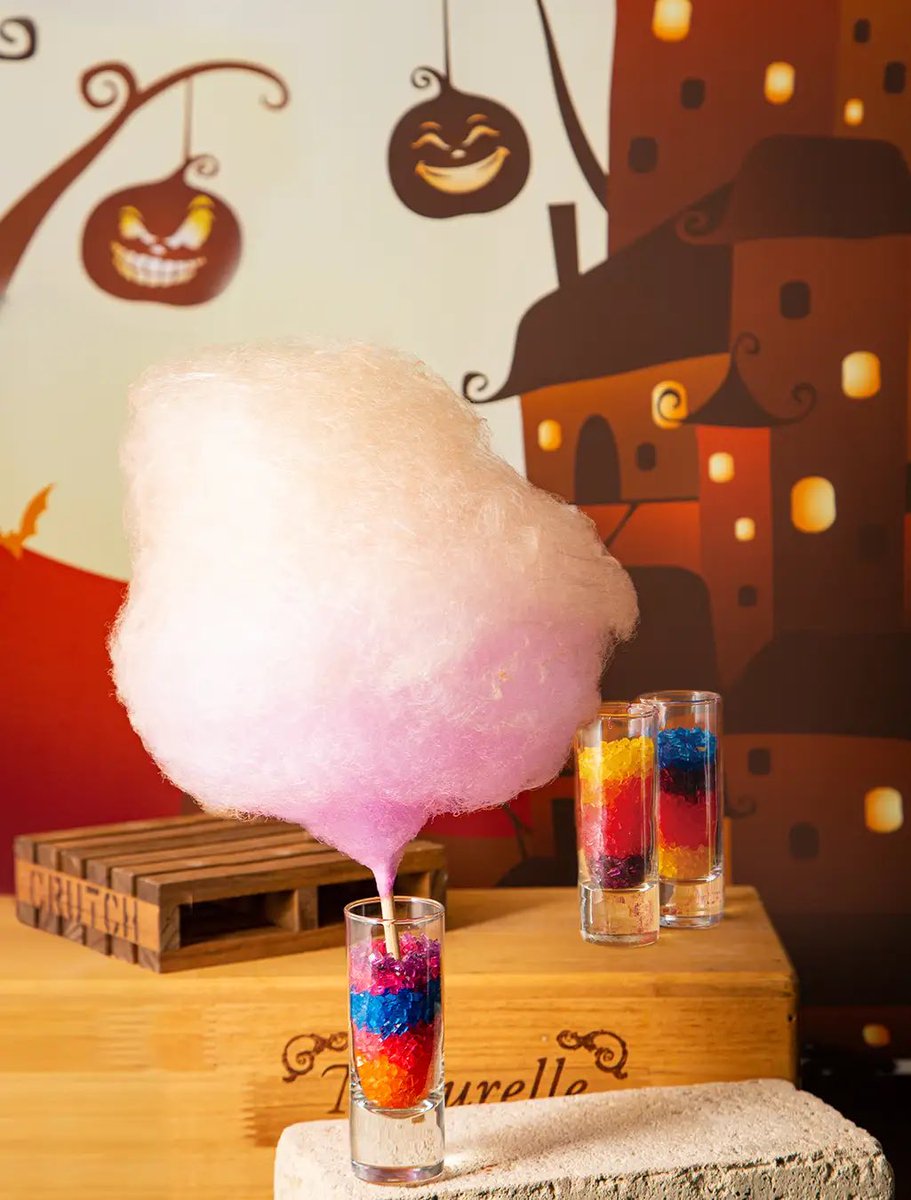tdr_doria's tweet photo. 【イクスピアリ】
9月15日より、スイーツビュッフェ「Salon de Sweets」では秋限定『Halloween Trick or Sweet! ～おばけと魔女の誘惑ビュッフェ～』が開催されます。(10月31日まで)

オレンジとパープルの2色を組み合わせて作る“ハロウィン綿あめ”も登場☆
https://t.co/l5vxc6xzWE
#TDR_info https://t.co/0se5SyrZmA