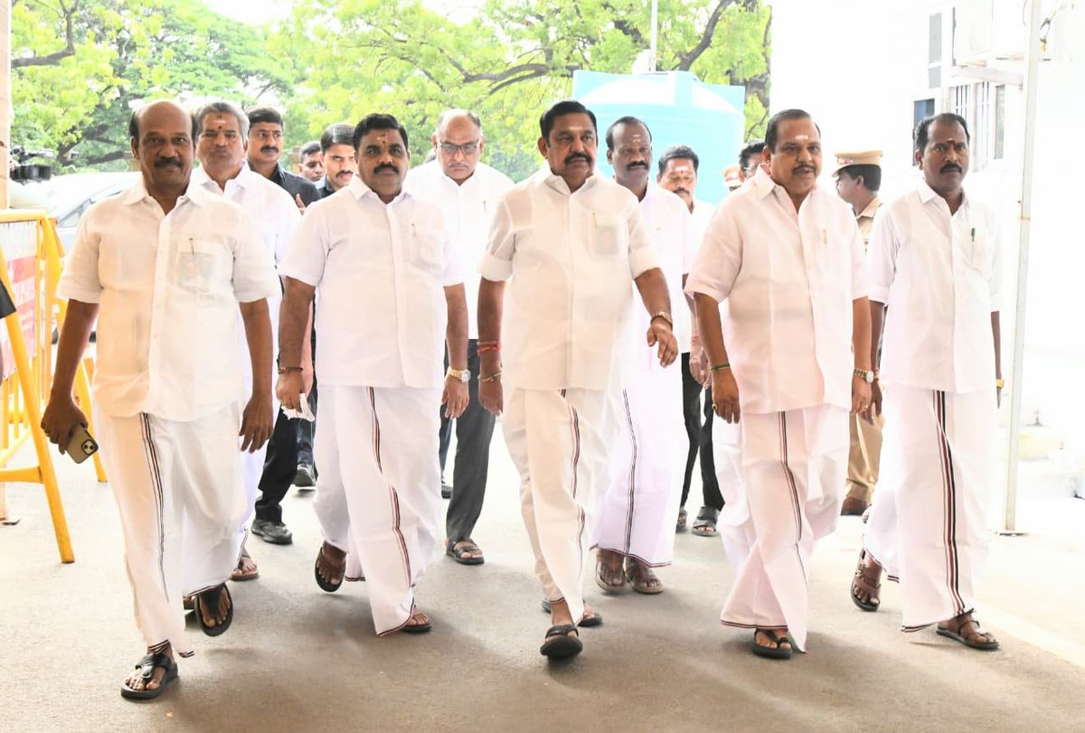AIADMKOfficial's tweet photo. இன்று தமிழ்நாடு சட்டப்பேரவையில் காவல்துறை மானியக் கோரிக்கை மீதான விவாதத்தில் பங்கேற்று உரையாற்ற சட்டப்பேரவைக்கு வருகை புரிந்த மாண்புமிகு கழகப் பொதுச் செயலாளர், தமிழக சட்டமன்றத்தின் நிரந்தர நாயகர், புரட்சித் தமிழர் திரு. @EPSTamilNadu அவர்கள்.

#சட்டமன்றநாயகர்_எடப்பாடியார் 
#TNAssembly #AIADMK