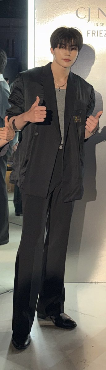 giantbabygw_'s tweet photo. 남자 기럭지 💦💦💦 https://t.co/GOm8XZtirb