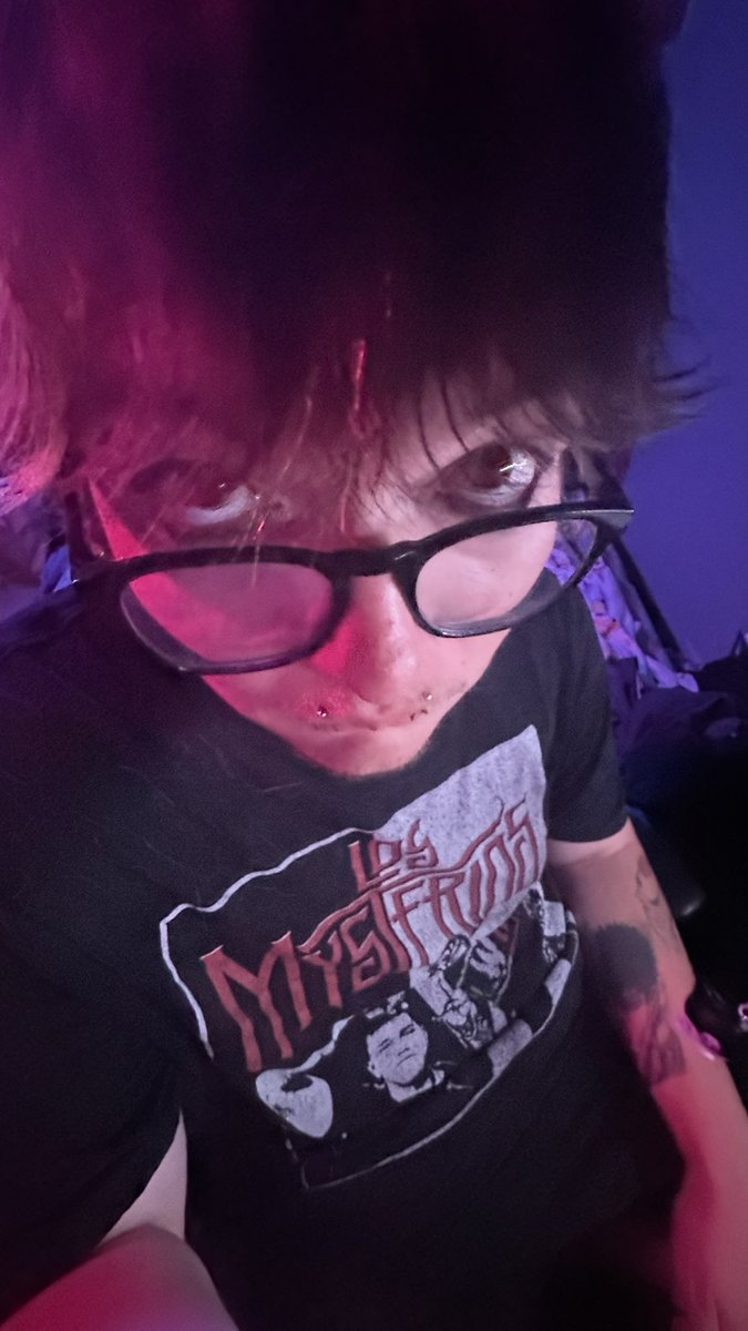 strwberry_jpeg's tweet photo. ★ #moothunt #gamingtwt #promotwt ★

✰ ✰ ✰ ✰ ✰ ✰ ✰ ✰ ✰ ✰ ✰ ✰ ✰ ✰ 
➢ I’m Guts
➢ Born in 02
➢He/Him/They/Them
➢CSM, Batman, HXC, Punk
➢Video games: Metal Gear, Devil May Cry, Arkham franchise, Silent Hill, Rivals, DBD
✰ ✰ ✰ ✰ ✰ ✰ ✰ ✰ ✰ ✰ ✰ ✰ ✰ ✰ https://t.co/icPYJymclE