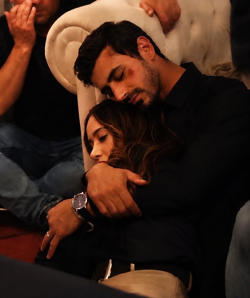 anushax17's tweet photo. She’s HIS baby, nobody else’s 😭🤍
#arafta https://t.co/KxUOBcKc19