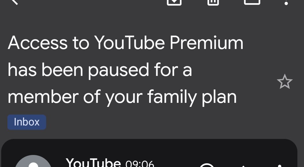 SiyaSindelo's tweet photo. YouTube basically saying “it looks like your family fell apart” https://t.co/MmnDKCNkqr
