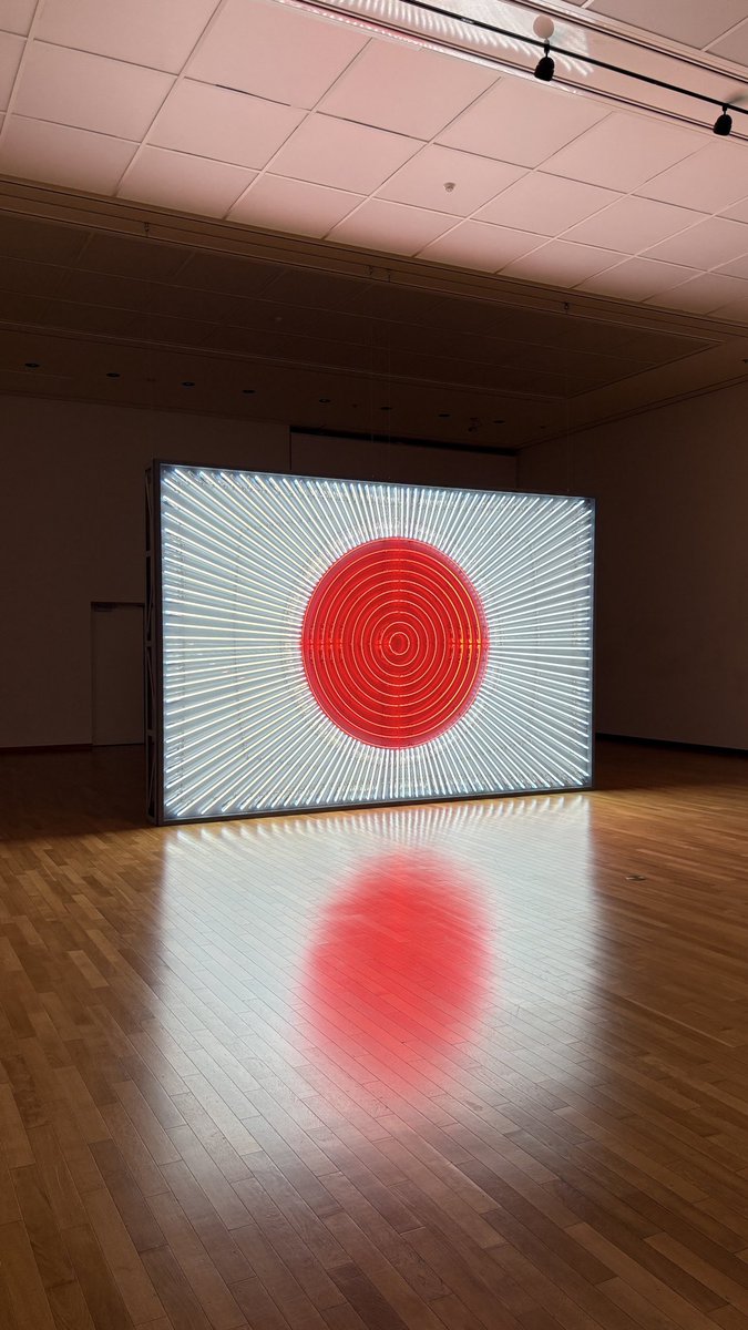 ARTMUSEUM_Kochi's tweet photo. 【重要】8月15日に故障しました、企画展「コレクションによる特集展示」にて展示中の柳幸典《ヒノマル・イルミネーション》は、本日9月3日、修復が完了いたしました。
現在、当該作品は通常の状態で公開しております。 https://t.co/XwAd6153mD