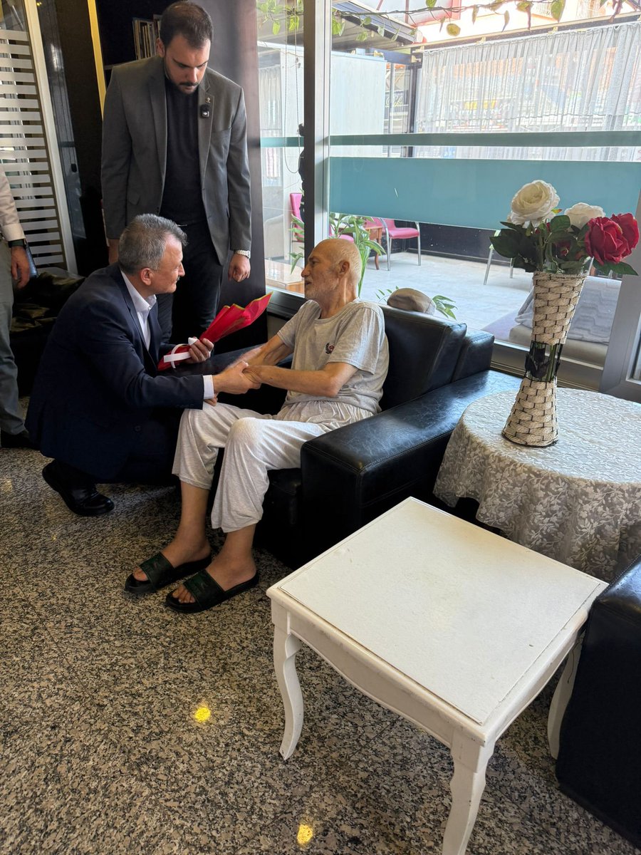 coskunali_01's tweet photo. Gençlik Kollarımızla birlikte Özel Konak Huzurevi’ni ziyaret ederek, kıymetli büyüklerimizle gönül gönüle zaman geçirdik.

Hayat tecrübeleriyle bizlere yol gösteren büyüklerimizin duasını almak, yüzlerindeki tebessüme ortak olmak bizim için tarifsiz bir mutluluk.

Geçmişimiz baş tacımız, büyüklerimiz en kıymetli emanetimiz.

#GüçlüTeşkilatGüçlüSeyhan

@Akparti @omerrcelik @abuyukgumus @yahyacelik_ @ozmehmetemin @avmustafaozkan @KaramikSunay @abdullahdogru01 @farukaytek @OguzhanYargi